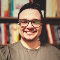 Head shot of Matheus Akauã