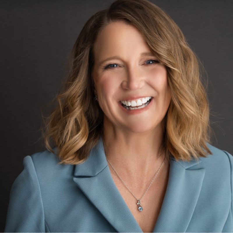Head shot of Elizabeth Dodge