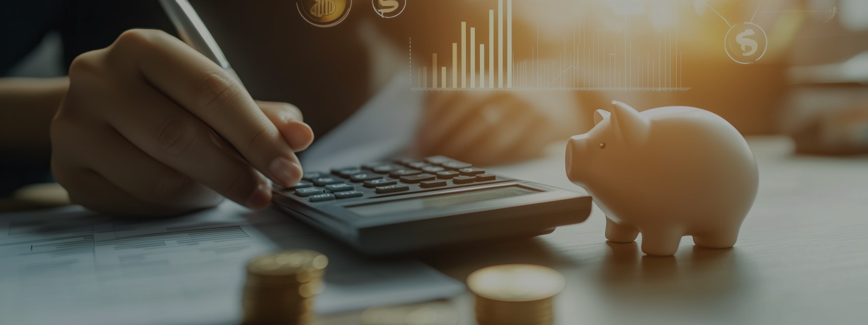 HR professional using calculator to determine award sizes with piggy bank looking on