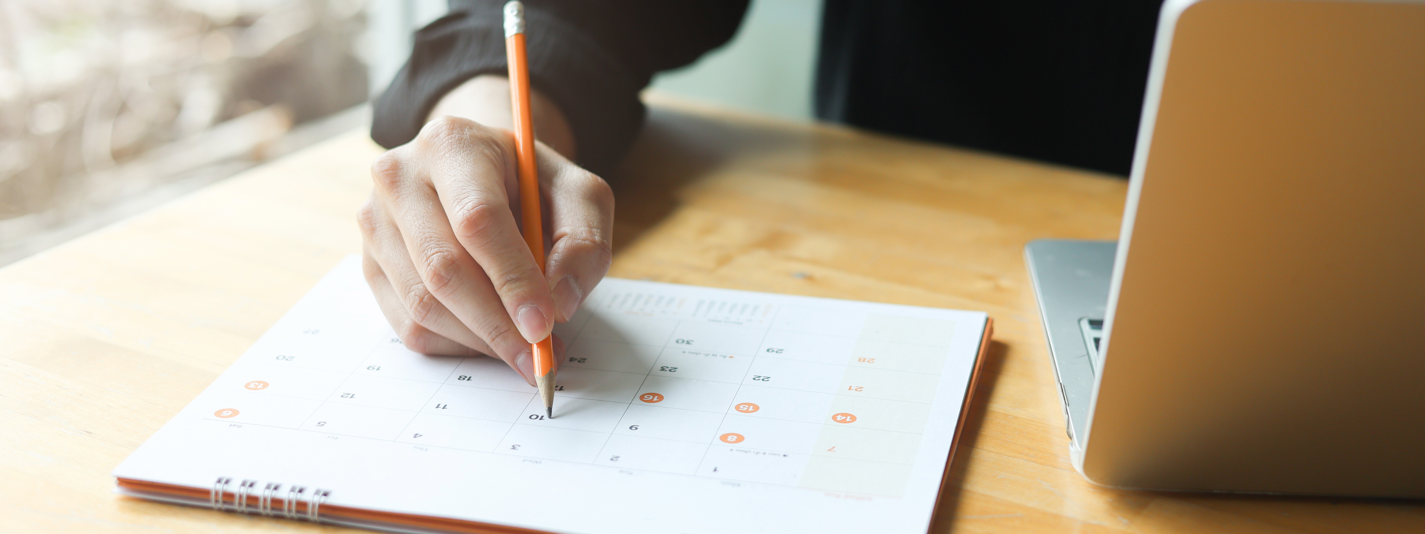 Stock plan administrator using a calendar to count days